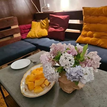 Brobro Hostel Тбилиси Екстериор снимка