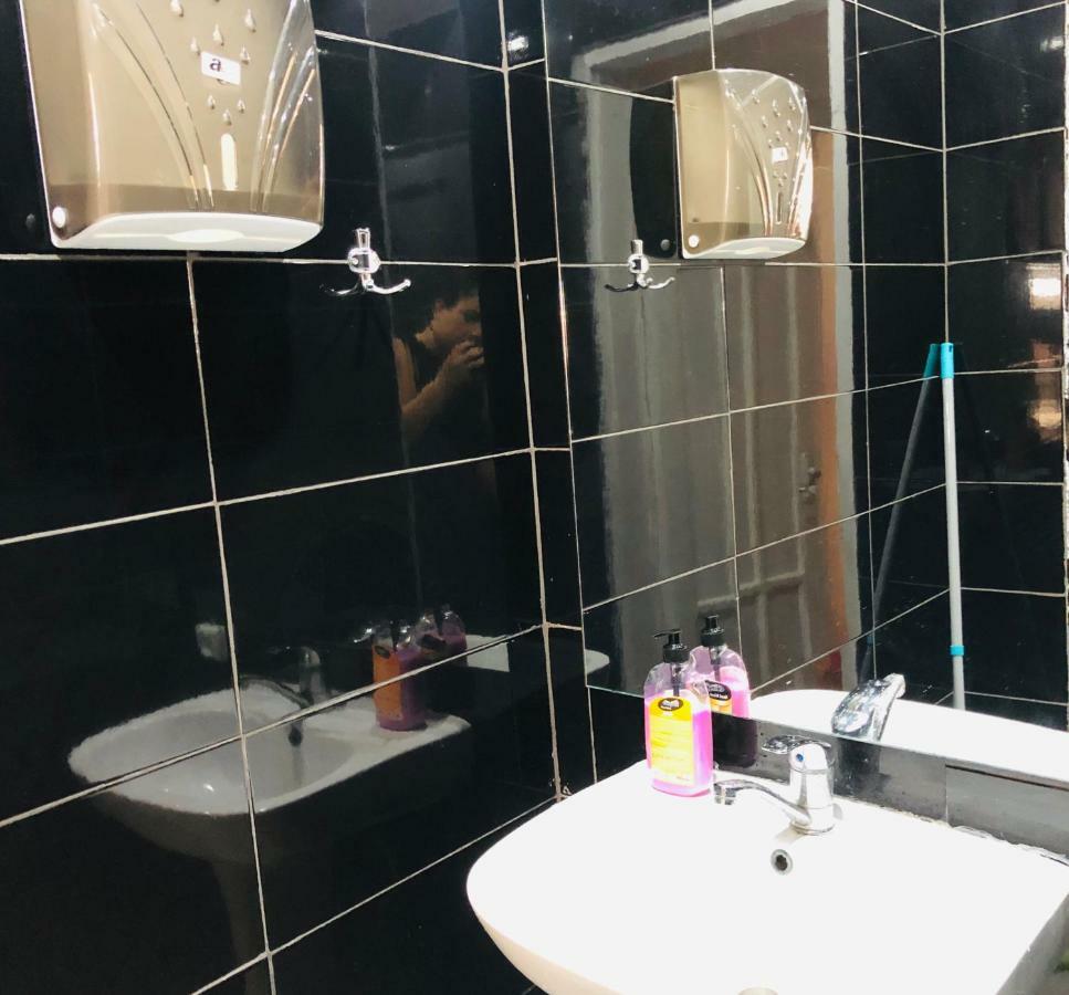 Brobro Hostel Тбилиси Екстериор снимка
